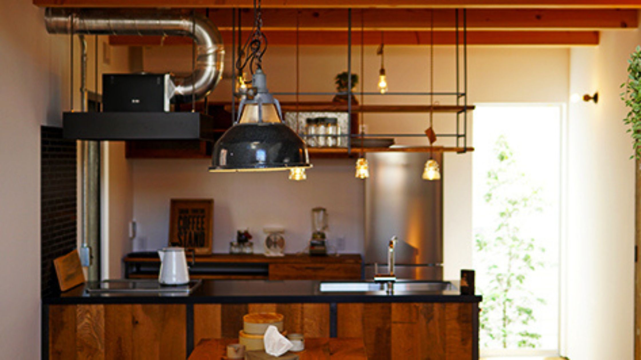 無垢オーク × 黒皮鉄脚がつくる「ブルックリンの質感」